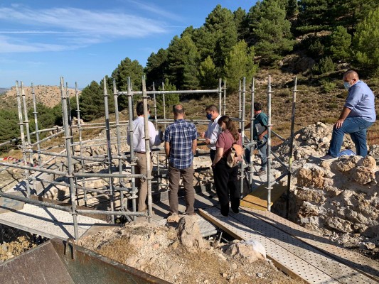 Dos de los pozos de la nieve más singulares de Sierra Espuña estarán listos para ser visitados a final de año