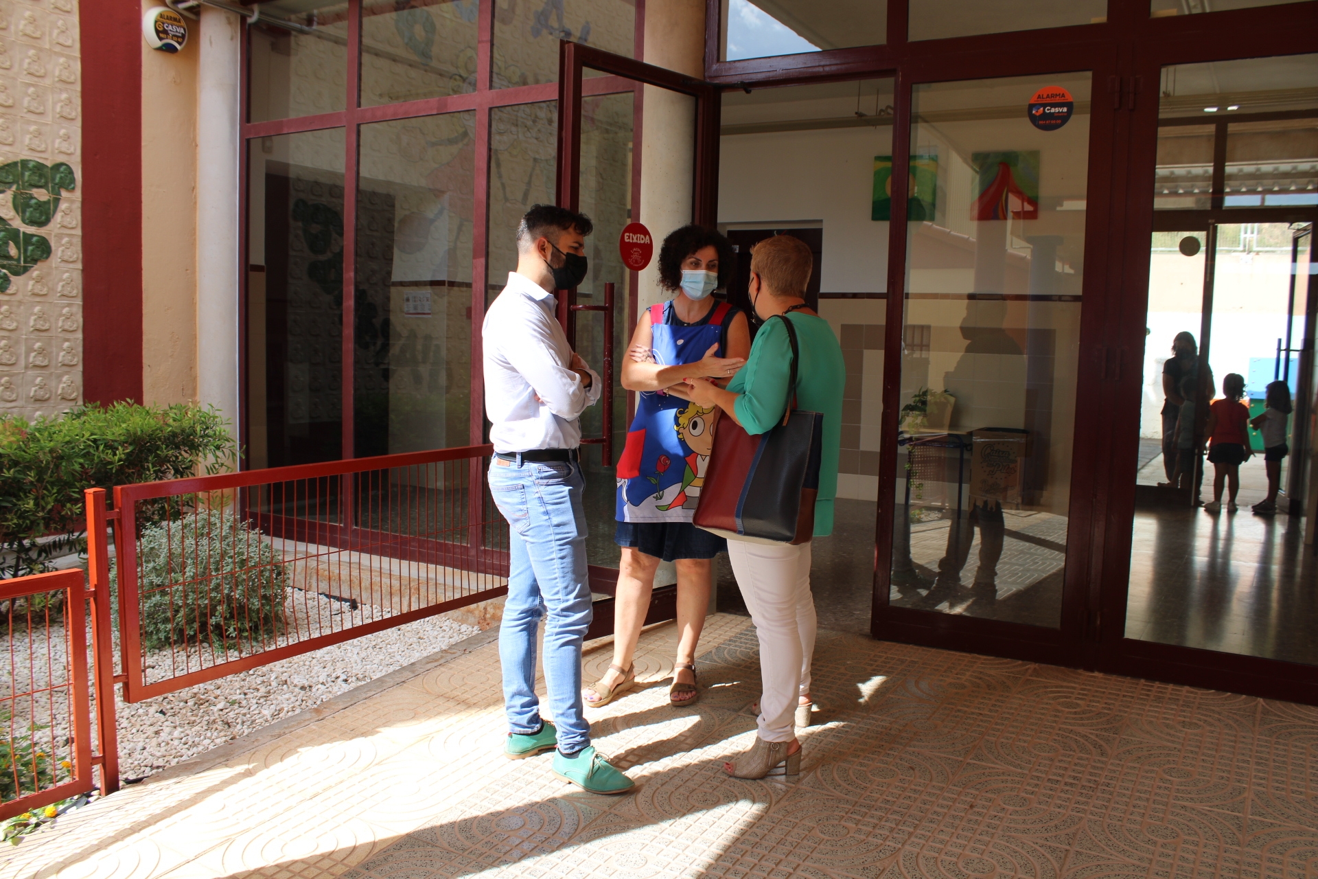 Visita de la concejala Vanessa Periz a un centro educativo de l'Alcora.  - 