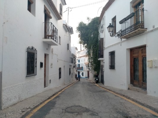 Altea y la Diputación invertirán 600.000 euros en el casco antiguo para eliminar humedades 