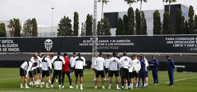 Nani sigue al margen del grupo en el regreso del Valencia CF al trabajo