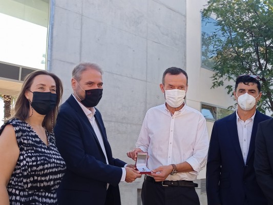 Elche entrega a la UMH las llaves de la residencia universitaria: objetivo para el próximo curso