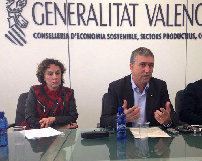 Júlia Company, directora del Ivace, y Rafael Climent, conseller de Economía Sostenible - 