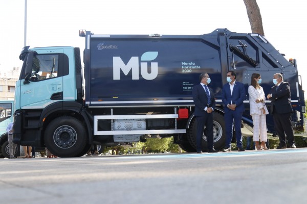 Murcia estrena una nueva flota de recogida de residuos más respetuosa con el medio ambiente
