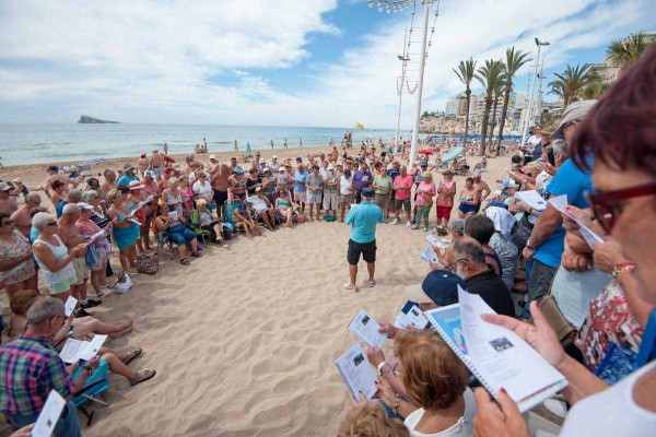 Noches en Benidorm desde 34 euros: las agencias venden su turismo senior paralelo al Imserso