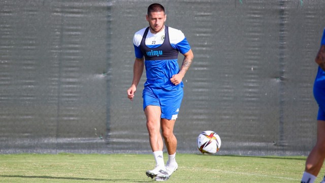 El delantero paraguayo Javier Acuña ya tiene el alta médica y ahora busca la competitiva