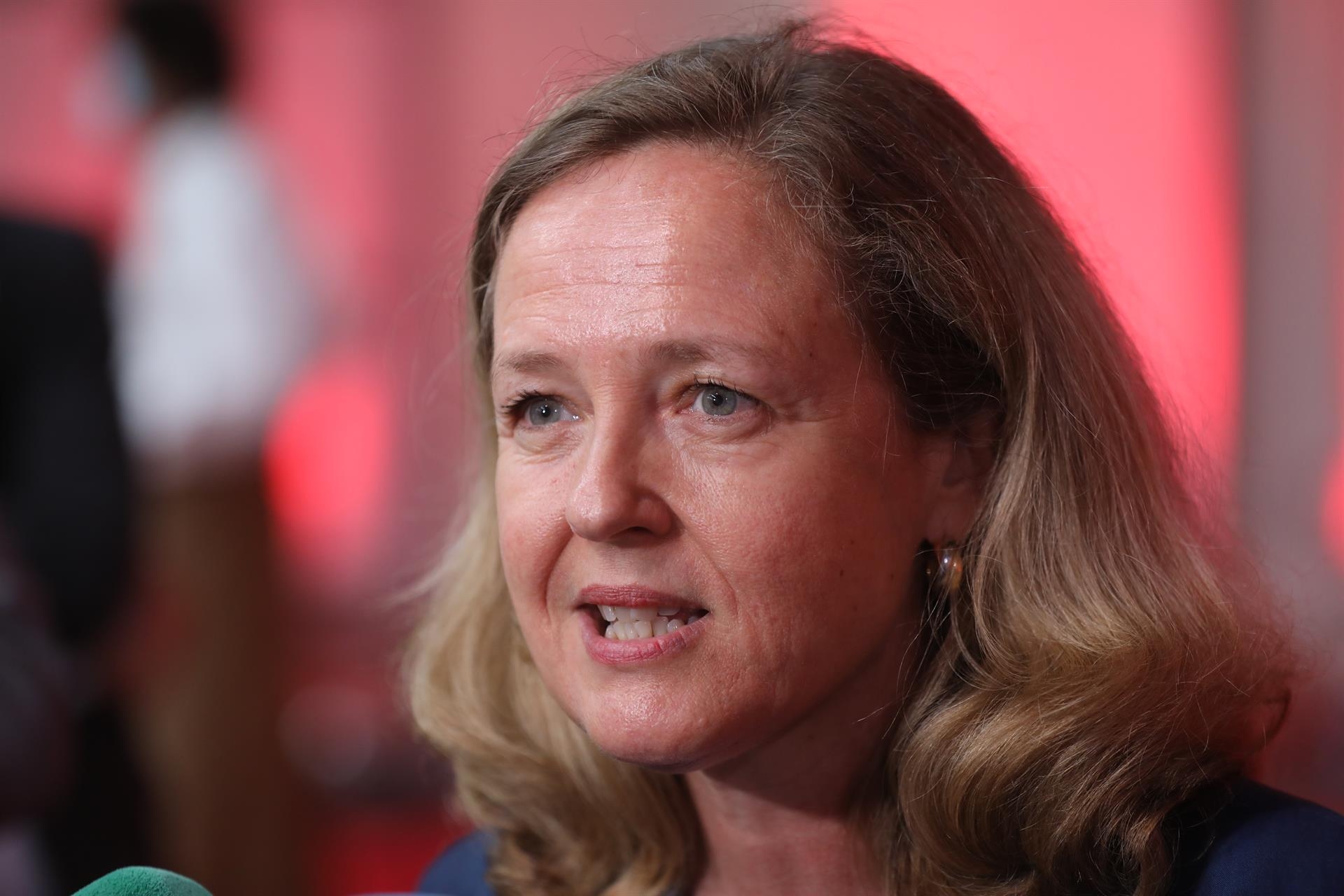 El Gobierno solicita a Bruselas ampliar el plazo de las ayudas directas para empresas y autónomos