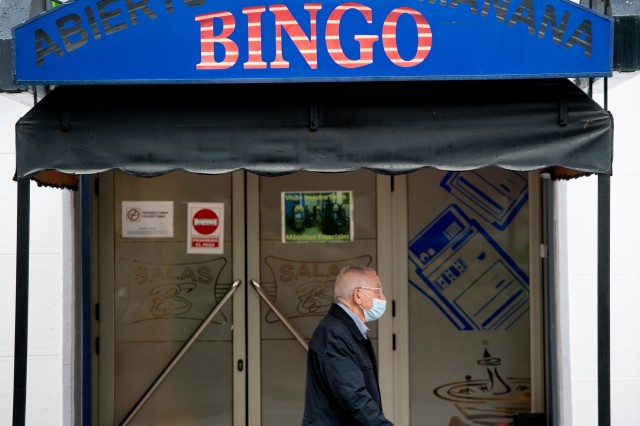 Las salas de bingo y los salones de boda piden a Sanidad cerrar a las 3.00 como el ocio nocturno