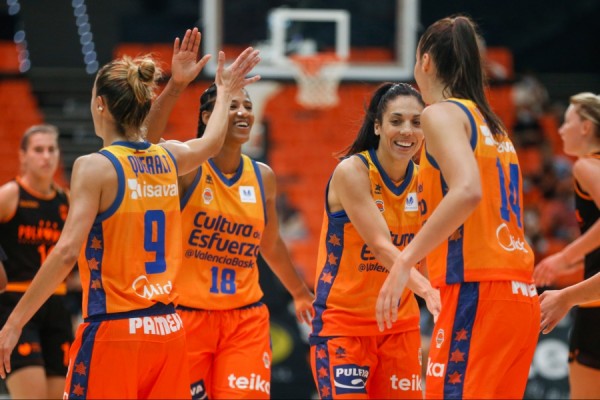  Valencia Basket se luce en su primera puesta de largo 