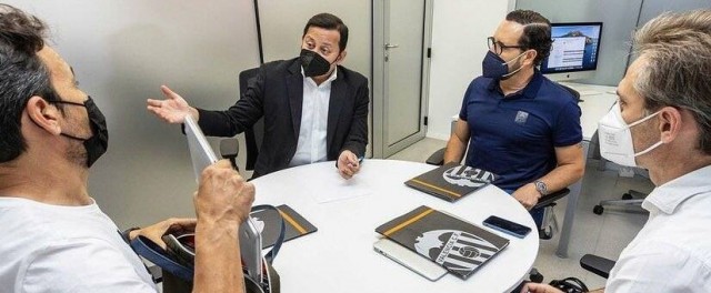 Renovación, venta o salida: así está la mitad de la plantilla del Valencia CF