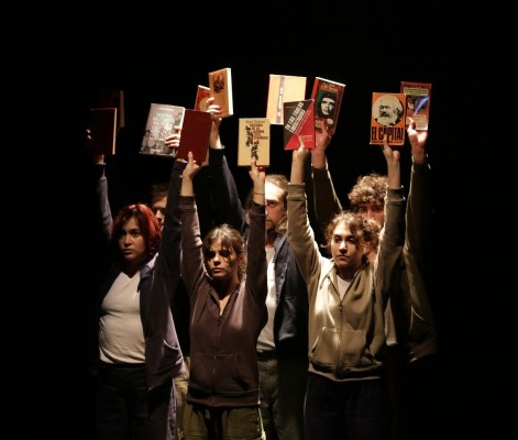El Teatre Micalet comença 'a galopar' de la mà d’Atirohecho
