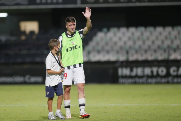 Pablo Hernández: “He cumplido una de mis ilusiones debutando en Castalia con el Castellón”