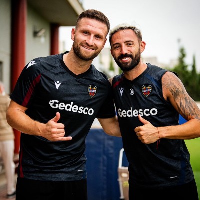 Mustafi llevará el dorsal 13, que Aitor deja para coger el 1