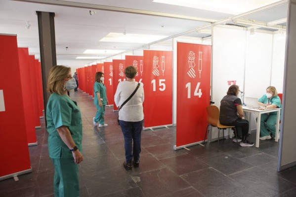 Turno de vacunación para indecisos y jóvenes que seguían de vacaciones