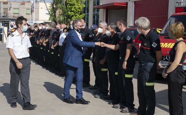 Los bomberos de la Diputación han rescatado este verano a 34 personas en situación de grave riesgo