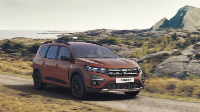 Dacia lanza el Jogger, su familiar asequible de siete plazas que llegará a las calles en febrero