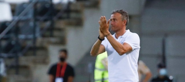 Luis Enrique piropea a Carlos Soler