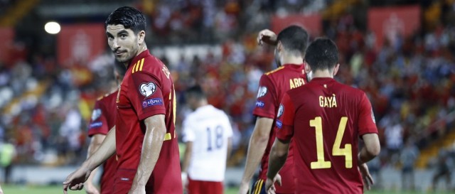 Soler y Gayà impulsan a España a una goleada