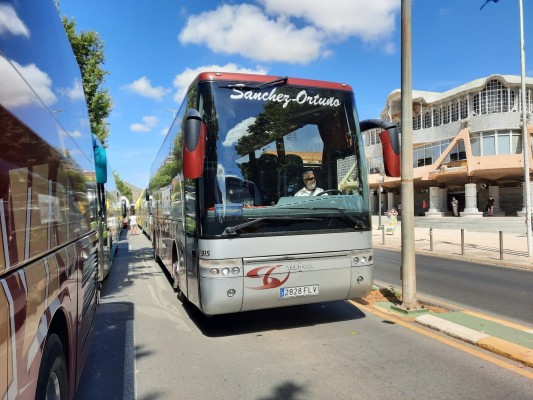 Froet advierte de que el curso escolar comenzará sin todas las rutas de transporte operativas