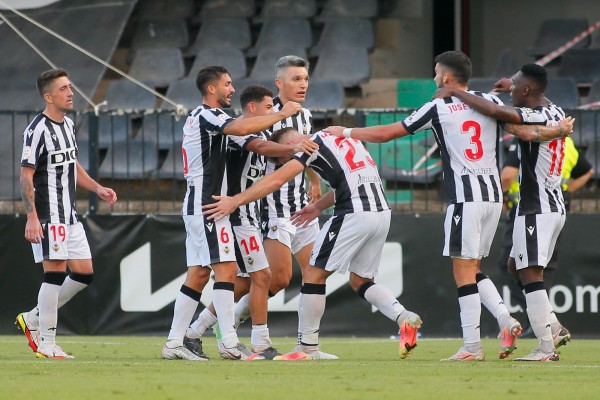 El Castellón vence y convence en su estreno en Castalia 