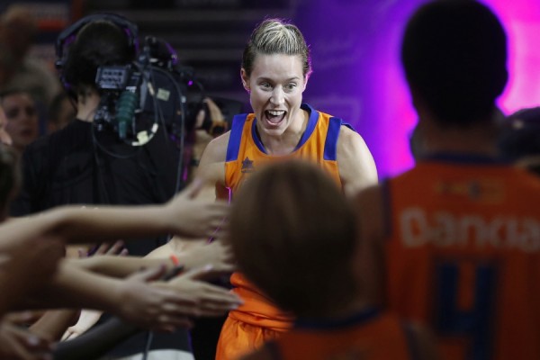 Los jugadores y las jugadoras de Valencia Basket eligen sus canciones para la presentación del martes