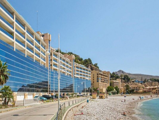 El líder galo de los apartamentos en la Costa Blanca se restructura y fusiona todas sus empresas