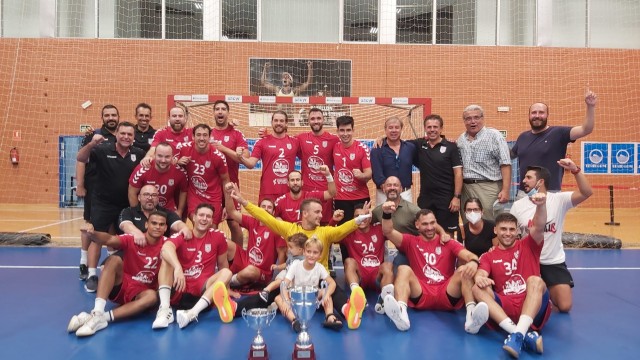 El Eón Alicante rompe la hegemonía del Benidorm y conquista la Copa Comunitat