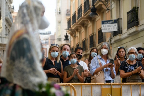 València remata las Fallas con sol y ganas de olvidar la covid y el temporal