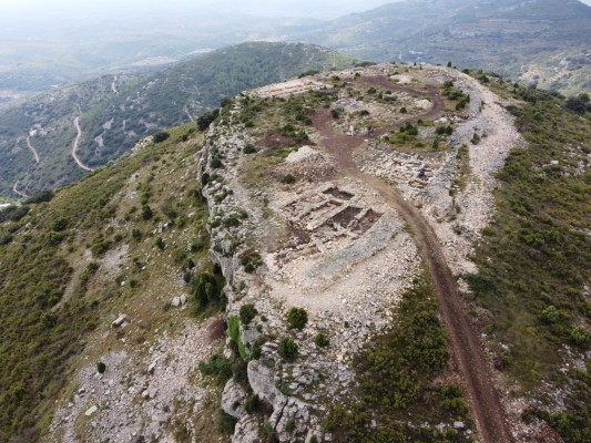 Las excavaciones en el yacimiento del Tossal de la Vila hallan varias fusayolas cerámicas 