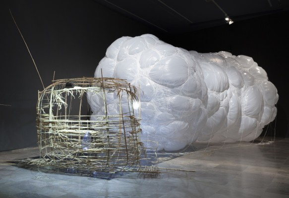 'Territoris de la utopia': l’art com a abrigall davant l’hostilitat imperant
