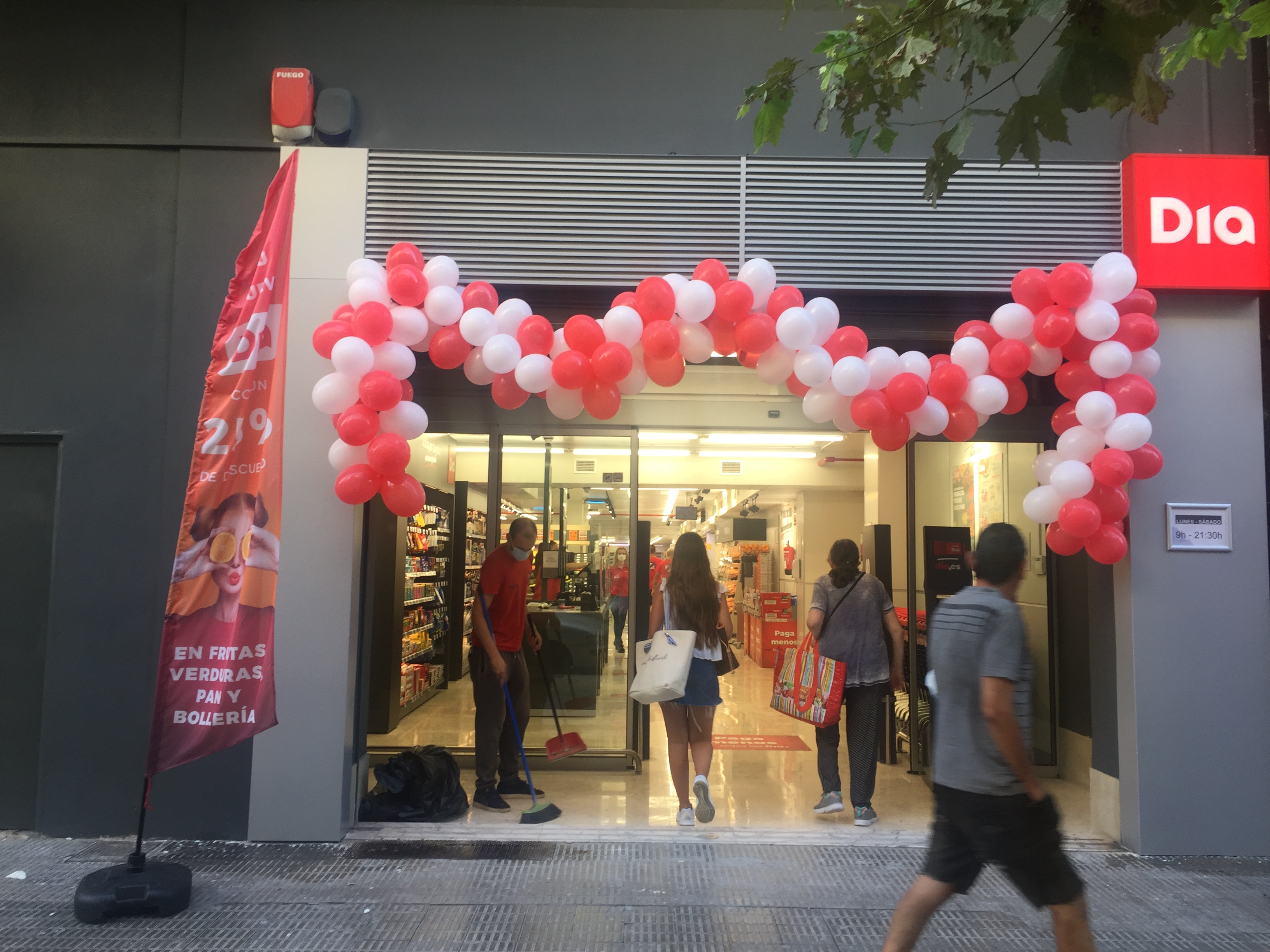 La cadena Dia reabre en Vila-real tras culminar la renovación 'expres' de su tienda