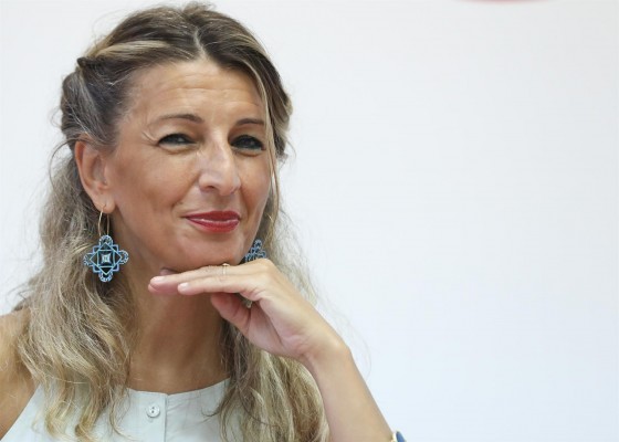 Díaz dice que, haya o no acuerdo, habrá subida del SMI y expresa su confianza en el diálogo social