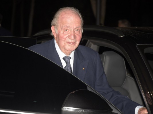 La Fiscalía cree que Juan Carlos I cobró comisiones internacionales