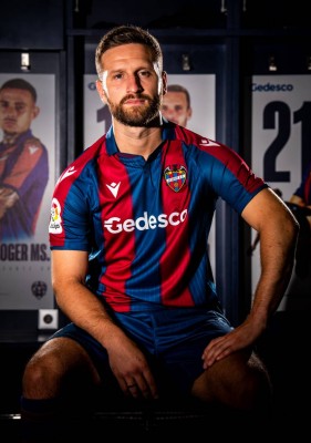 Mustafi: “Soy más trabajador que un jugador con talento” 
