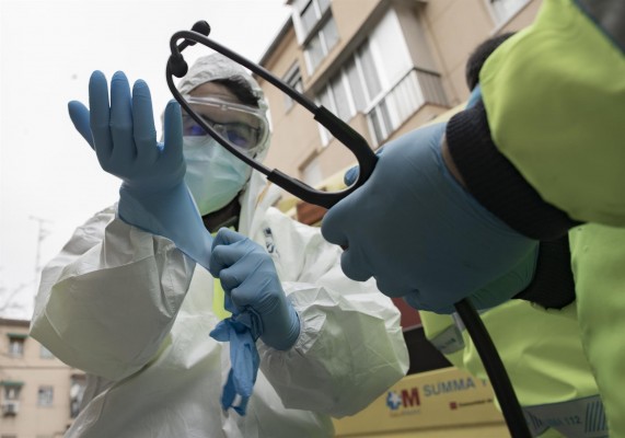 España notifica 9.561 nuevos casos de coronavirus, 168 muertes y la incidencia baja a 210