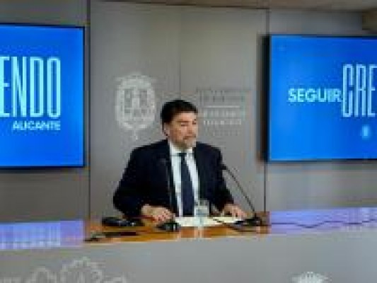 En busca de la luz: apoyo a los artistas que trabajan gran formato