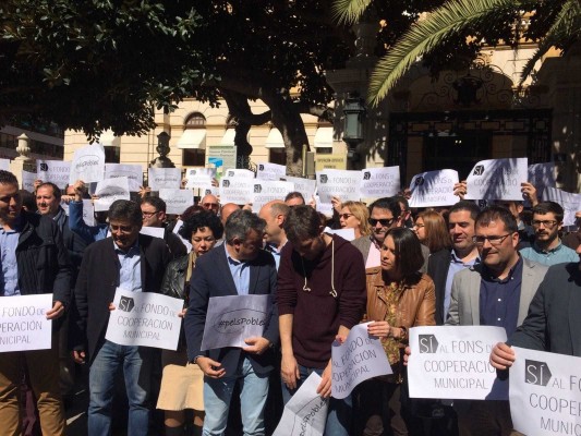 Doscientos alcaldes y concejales piden que la Diputación se sume al fondo local del Consell