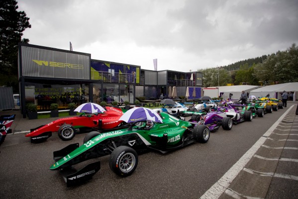 Nerea Martí y Marta García llegan al circuito de Zandvoort