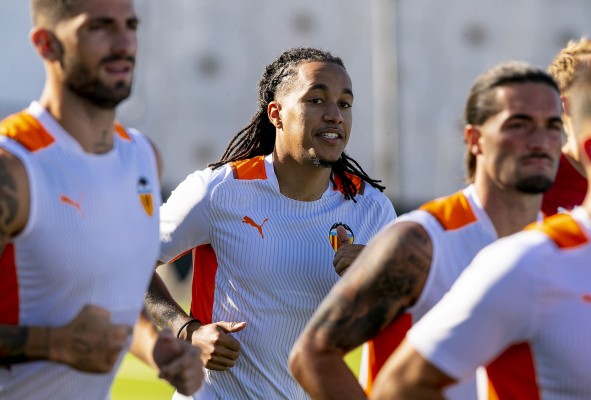 Hugo Duro y Hélder Costa ya entrenan como valencianistas