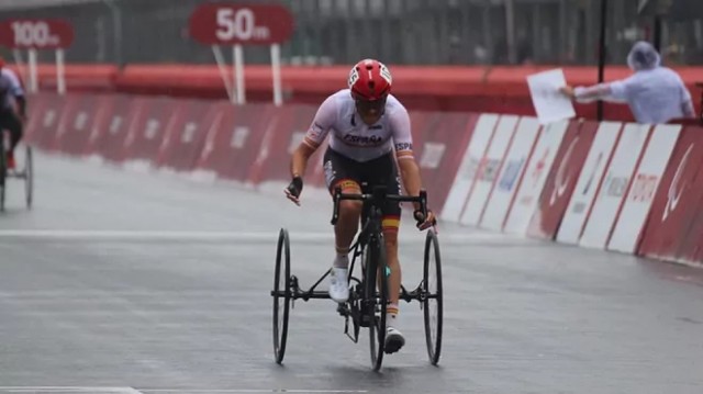 Ricardo Ten se queda a diez segundos del bronce bajo el aguacero de Fuji
