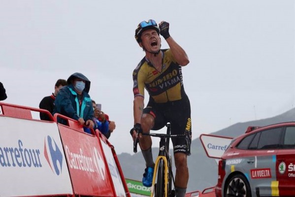 Roglic sentencia la Vuelta con una histórica lección en Covadonga
