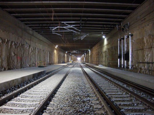 Adif finaliza las obras en el Cabanyal y los trenes de València a Castelló vuelven a ser los mismos