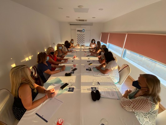 AEPA centra su programación de septiembre en la formación y reconocimiento para las profesionales