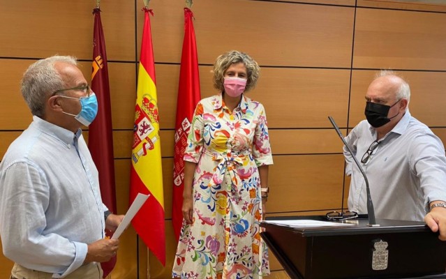 El PP de Murcia llevará a los tribunales al Gobierno de Serrano por no contestar a la mayoría de sus preguntas