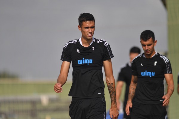 El Cartagena cede al defensa hispano argentino Uri Jové al Águilas