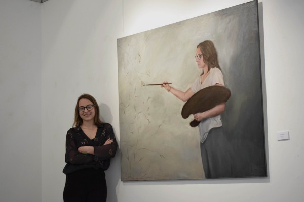 Paula García Ibáñez abre un lugar 'entre las flores' con su exposición en Burriana