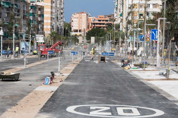 Alicante concede tres meses más para la reforma de Padre Esplá y tramita multa por La Explanada