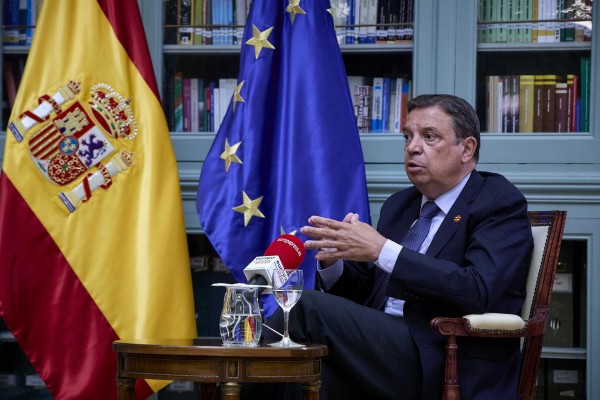 Planas ultima un plan de transformación del sector agroalimentario dotado con 1.000 millones