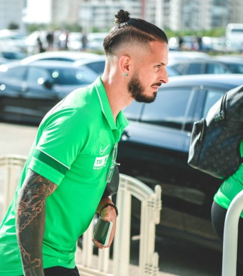 Debuta Benedetto en el once