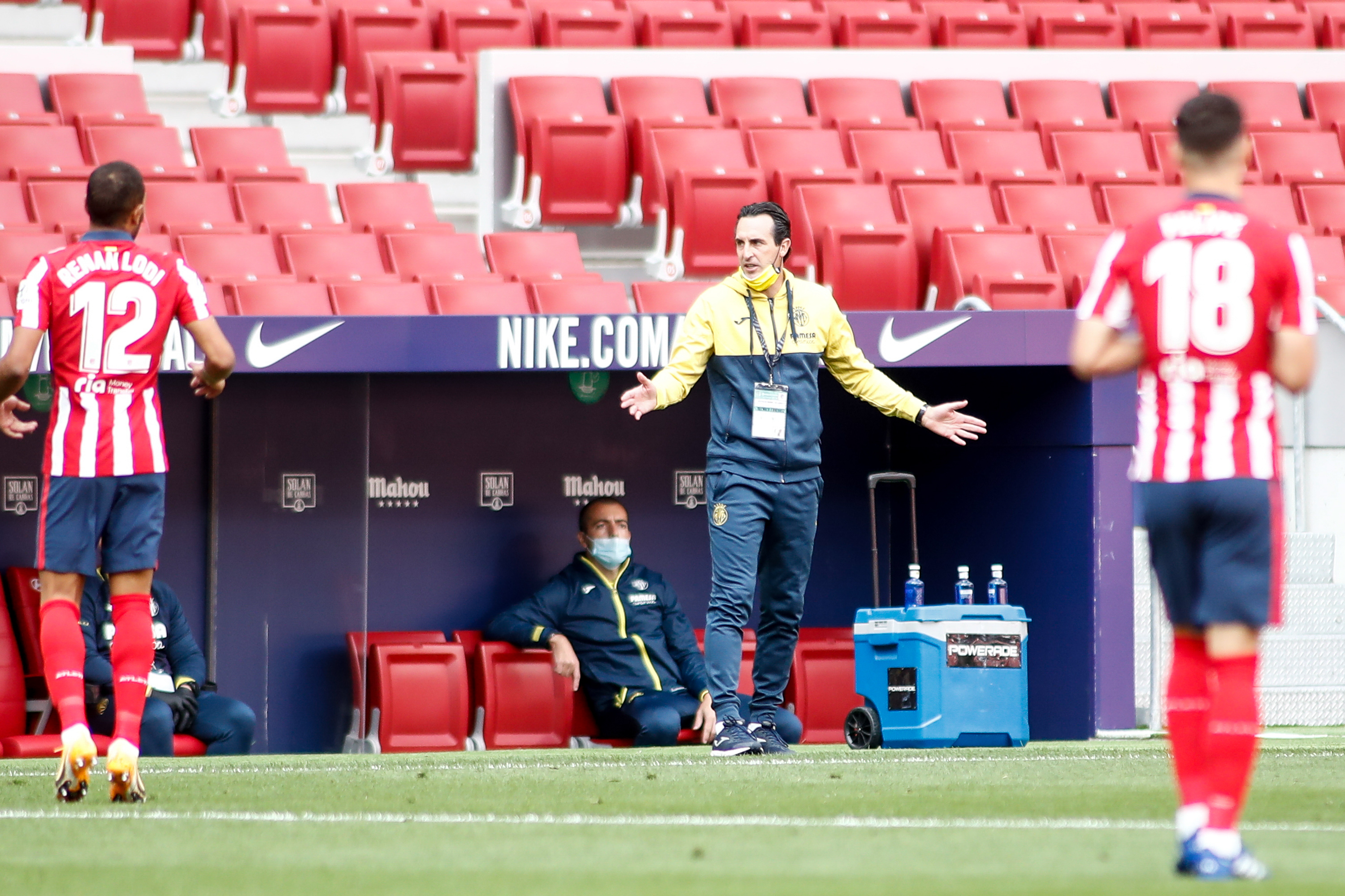 Emery reta a Luis Suárez