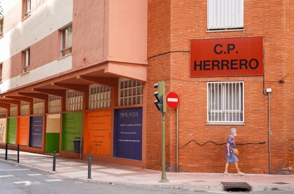Castelló facilita tarjetas de bus al alumnado del Herrero durante la reforma del colegio